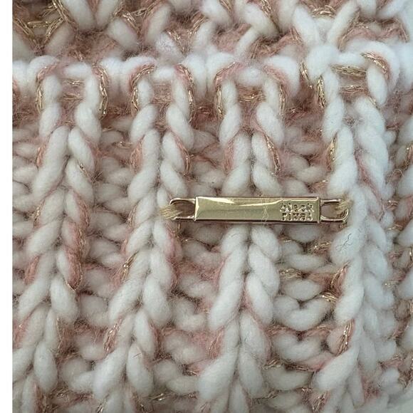 Black Rivet White Light Peach Knit Pom Beanie - Picture 4 of 4